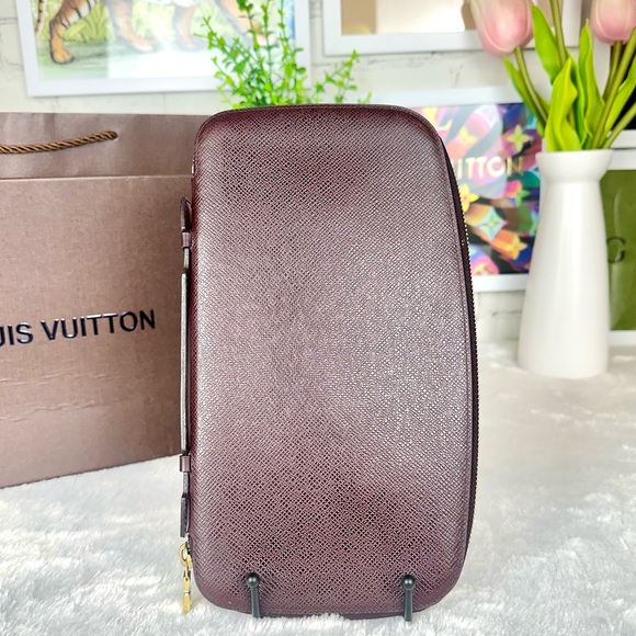Louis Vuitton Maroon Taiga Leather Clutch Hand Bag Wallet - Picture 2 of 14